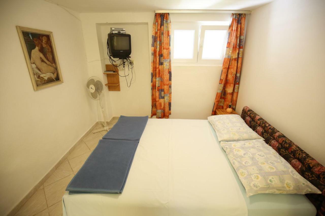 Apartments Paleka Petrcane Luaran gambar