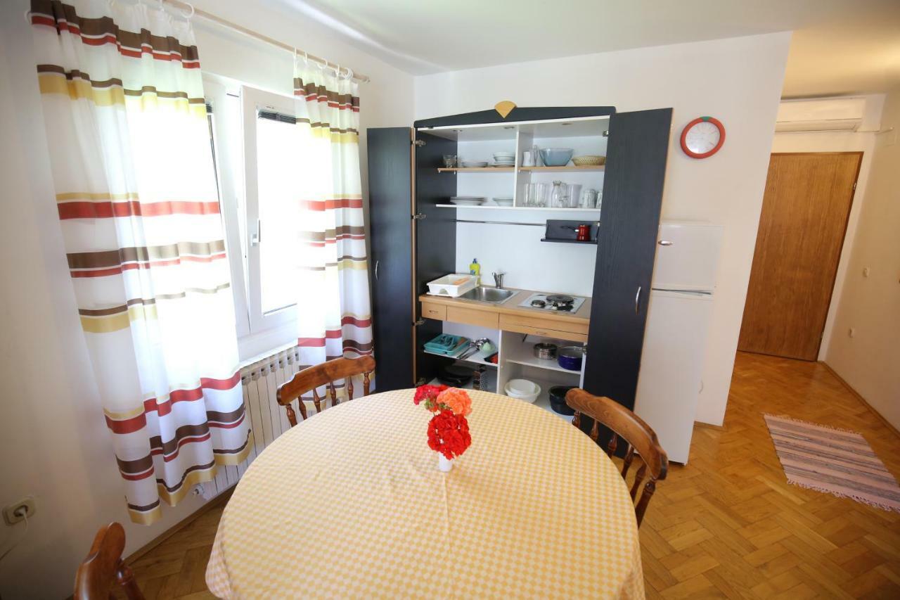 Apartments Paleka Petrcane Luaran gambar