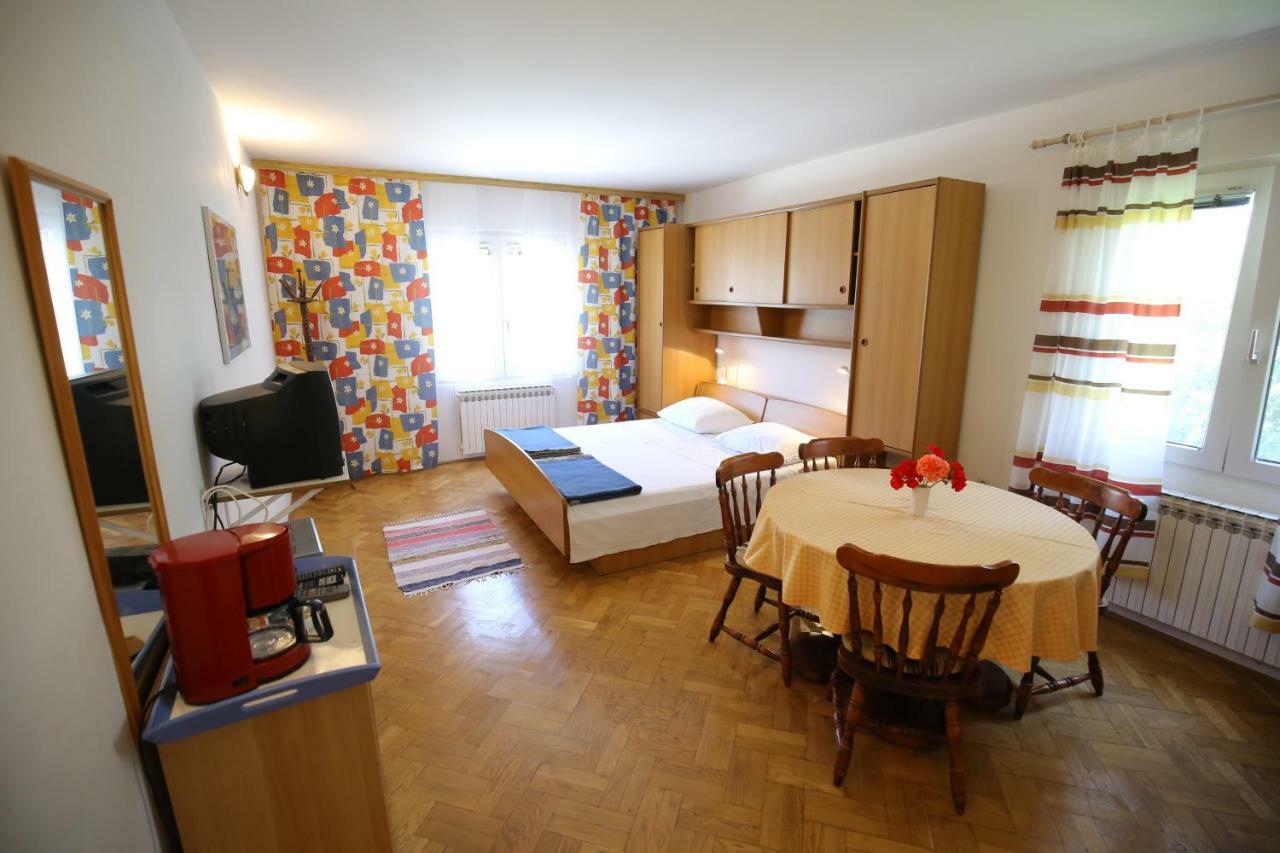 Apartments Paleka Petrcane Luaran gambar